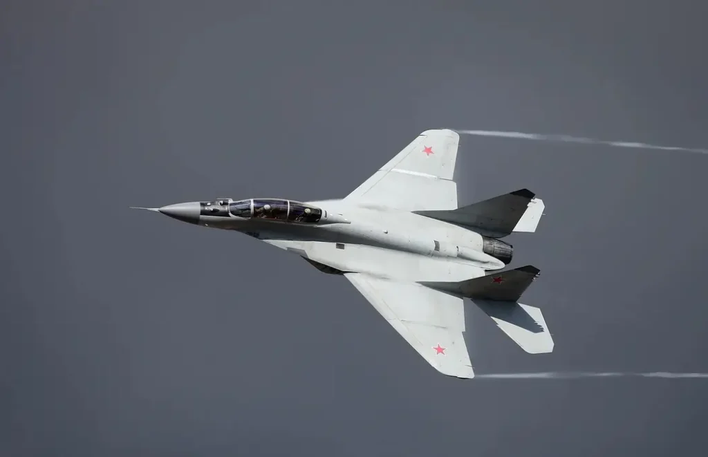 Evolution of the MiG-29 Fulcrum Fighter Bomber 1 Evolution and Features of the MiG-29 Fulcrum Fighter Bomber