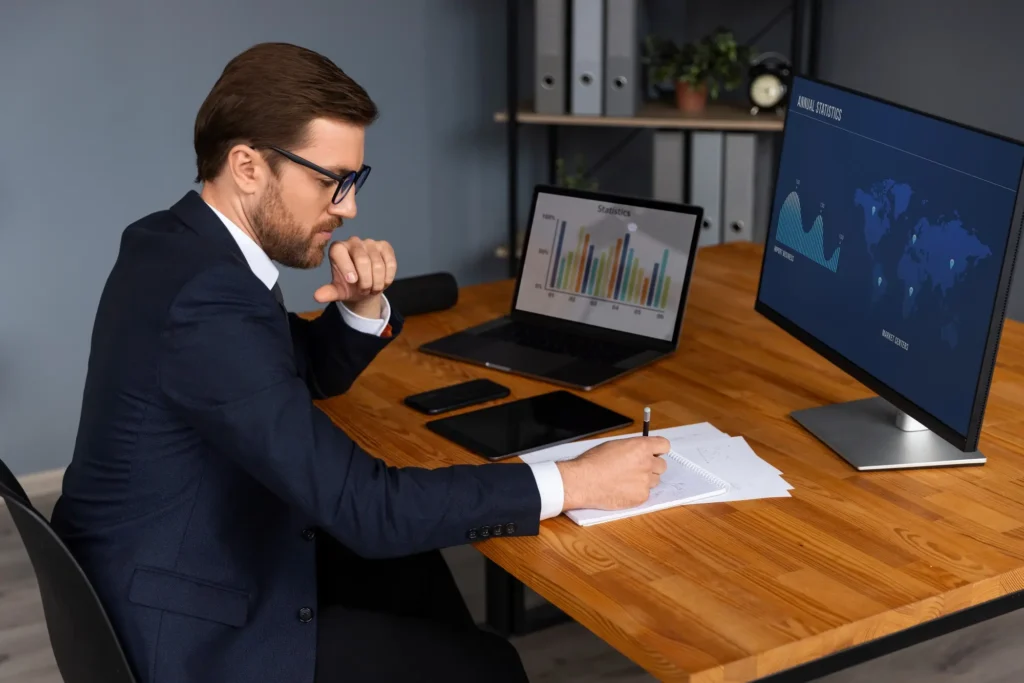Choosing the Right Financial Professional: Accountant, Advisor, or CFO for Your Business