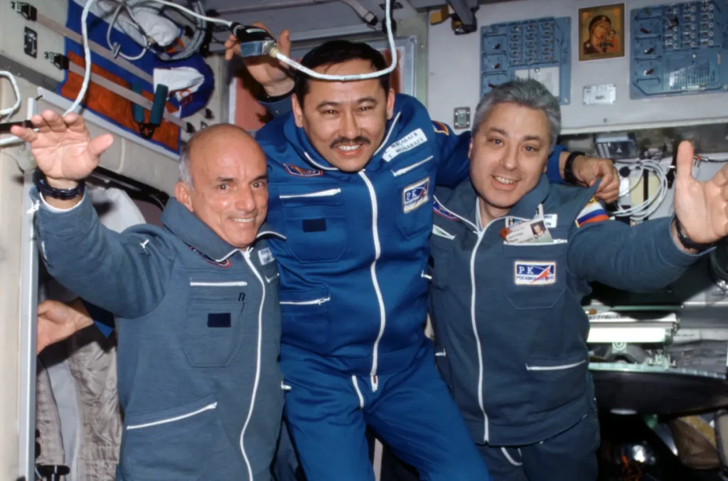 Crew of Soyuz TM-32. (L-R Tito, Talgat Musabayev, and Yuri Baturin) Crew of Soyuz TM-32. (L-R Tito, Talgat Musabayev, and Yuri Baturin)